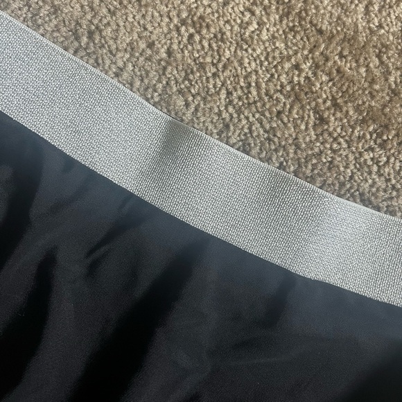 boohoo black and silver bikini bottoms - Picture 4 of 6